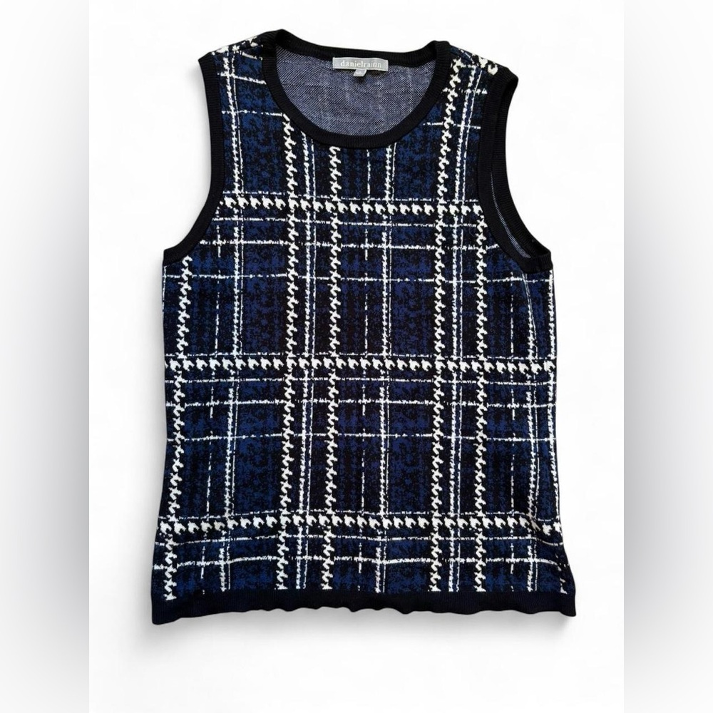 Daniel Rainn Navy and White Knit
Sleeveless sweater